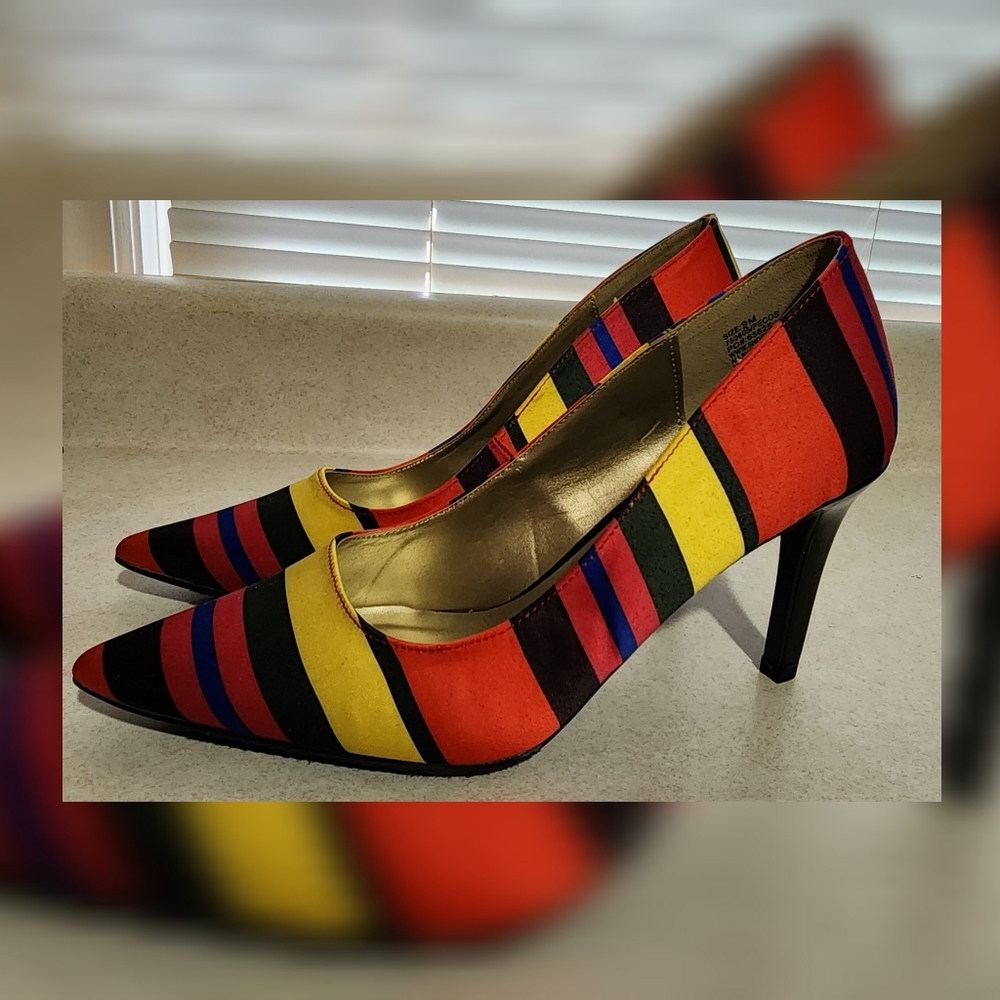 Torta Caliente Striped Heels Pointed Toe Size  NWT 9